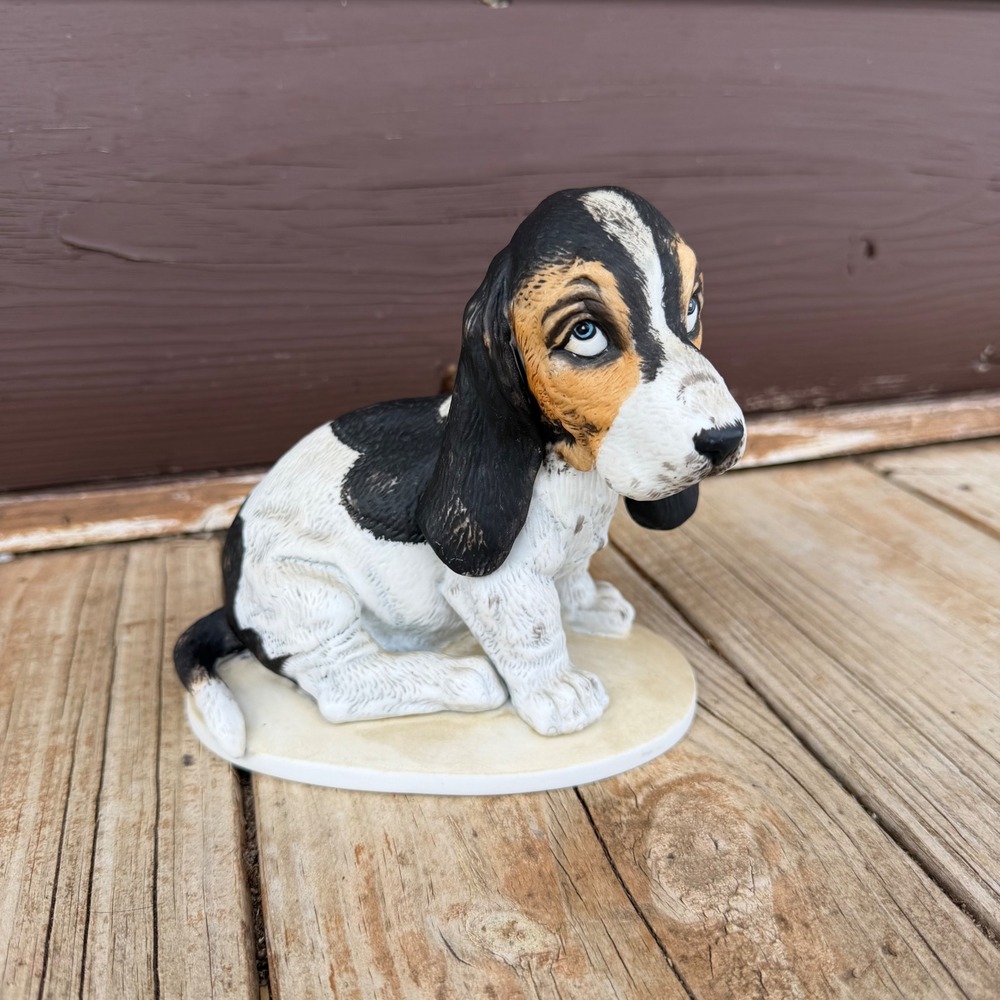 Homco Basset Hound Puppy Figurine 5" Masterpiece Porcelain 1983 Vintage‎ Dog